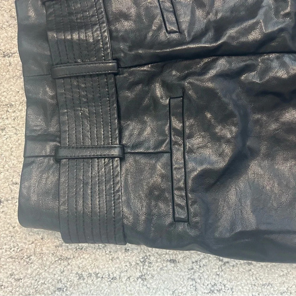 J.O.A high wasted belted barrel leg faux leather pants! Pictures no justice!Sz.M - Picture 4 of 9